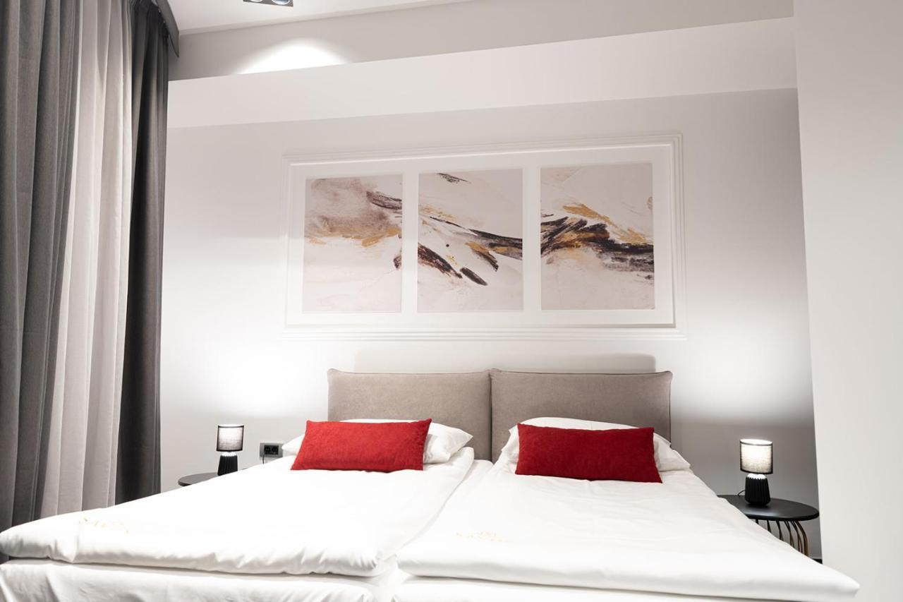 Savoy Residence Osijek Extérieur photo