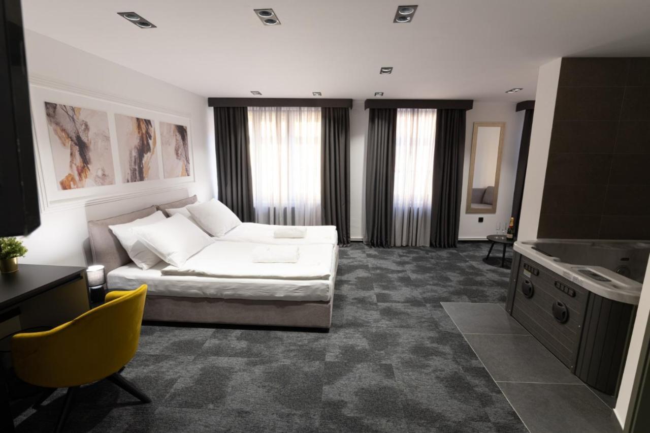 Savoy Residence Osijek Extérieur photo