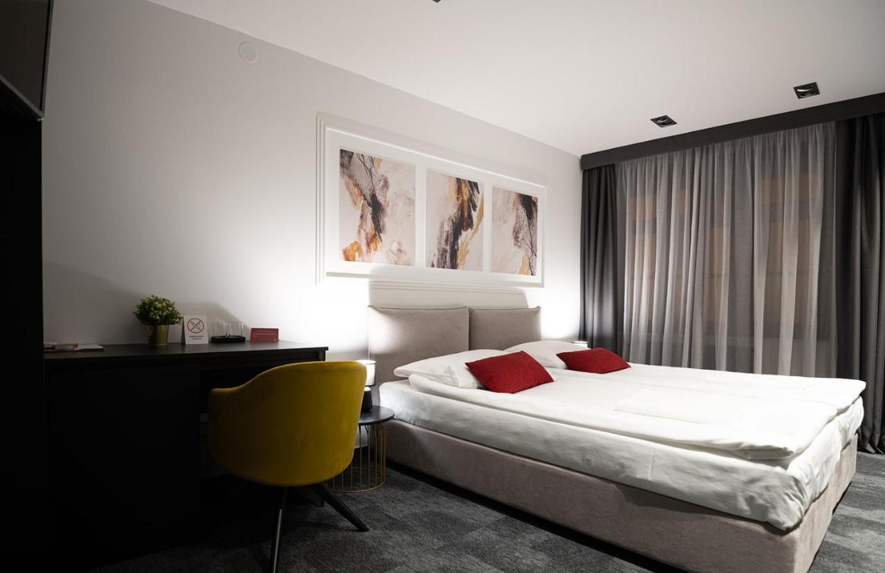Savoy Residence Osijek Extérieur photo