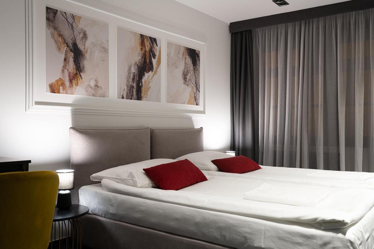 Savoy Residence Osijek Extérieur photo