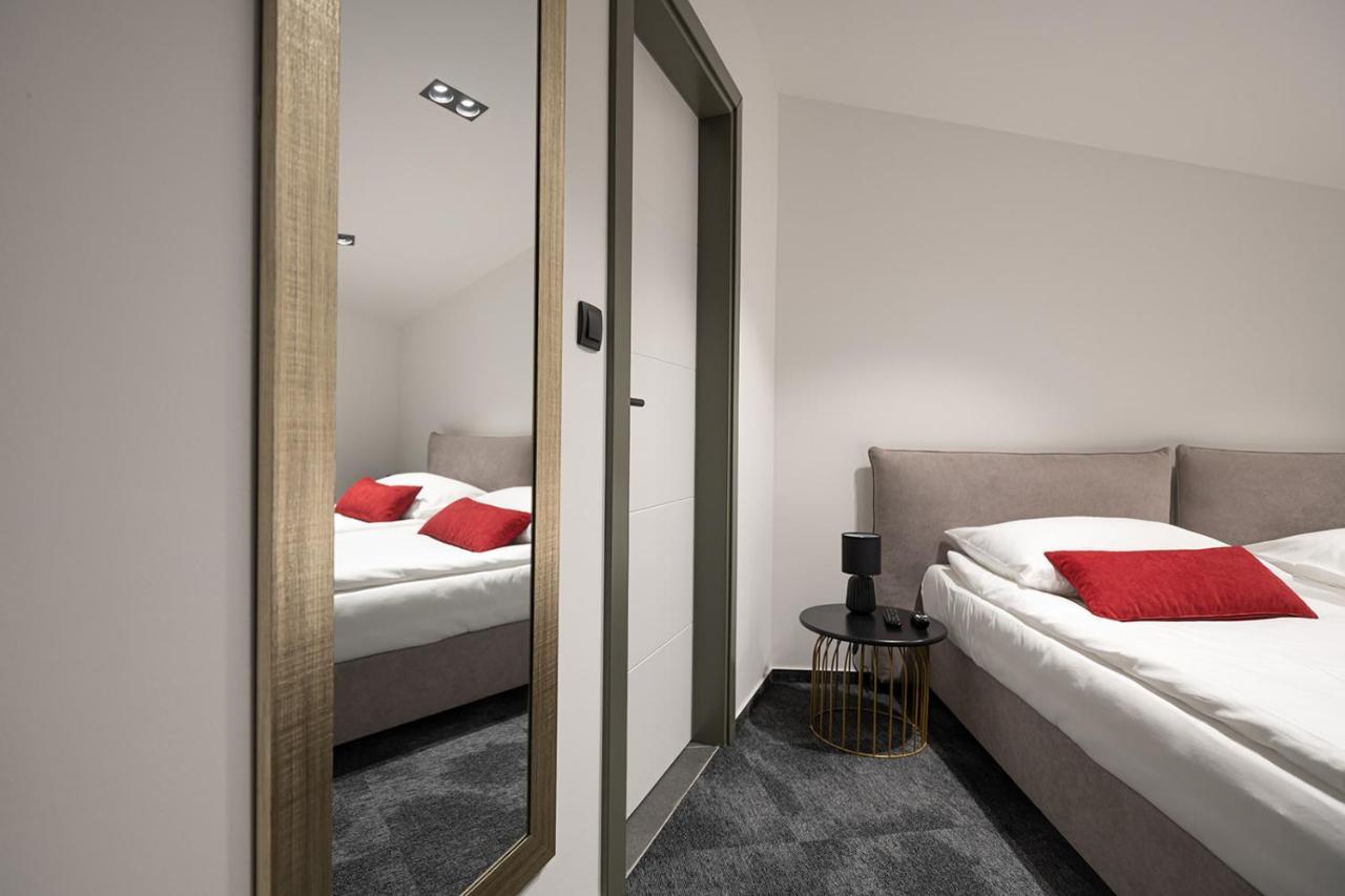 Savoy Residence Osijek Extérieur photo