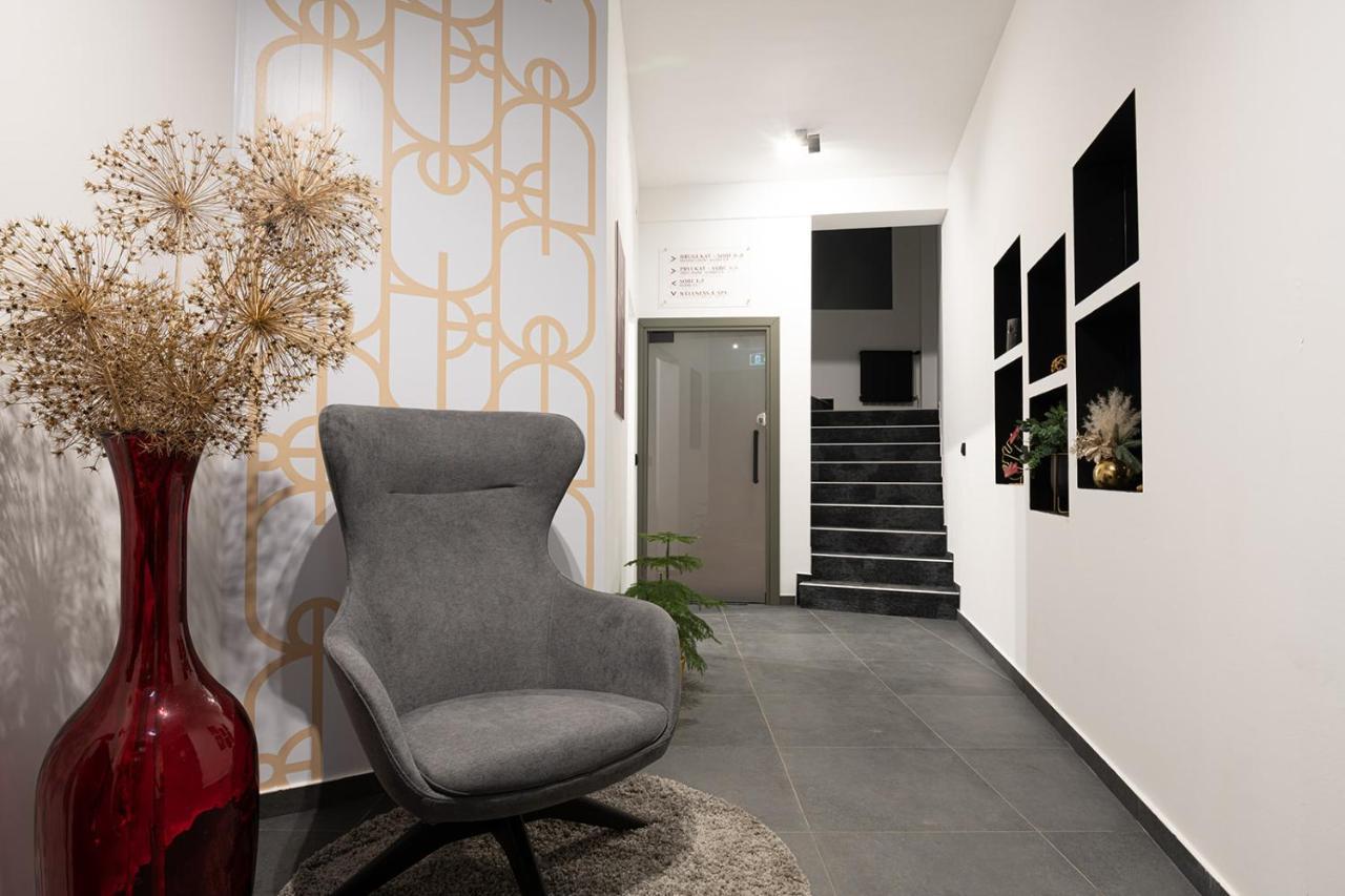 Savoy Residence Osijek Extérieur photo
